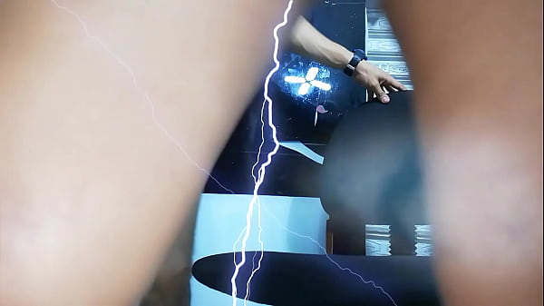 Play MP4 - D&aacute;ndome un gran masaje para manternele las nalgas buen grandes y duras y hace que me lo metan bien adentro y se corra toda en mi vajinal peque&ntilde;a