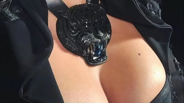 Karolg tetasy culo_completo