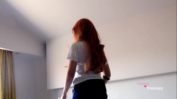 Nonton Llegando Del Trabajo, Me Encuentro A Mi Peque&ntilde;a Hermanastra Brincando Sobre Mi Cama, Deb&oacute; De Ense&ntilde;arle Que En Donde Debe De Brincar Es Sobre Mi Pene, Me Da De Sentones Hasta Correrme Dentro De Ella thumbnail