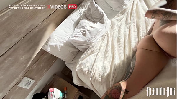 Enquanto uns acordam com galo cantando eu acordo com a dread hot na rede implorando por pica vida dif&iacute;cil 