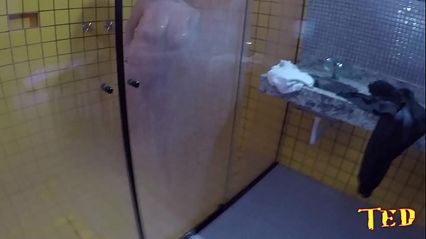 Seguindo Rafaella_Denardin e pegando os_melhores momentos no banho