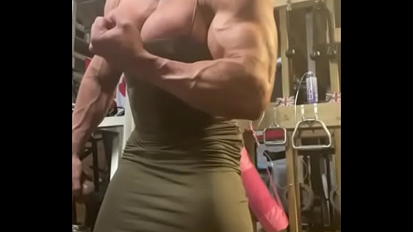 Jerk Off Instructions From A Muscle Goddess thumbnail