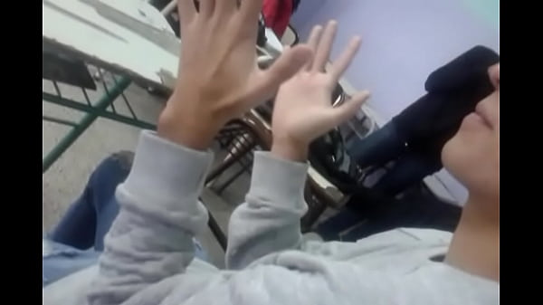 Sexo duro en la escuela 