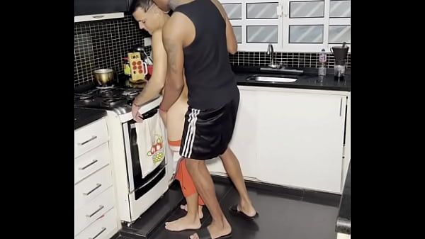 Novinho Leva Piroca Do Negao Dotado Quando Estava Fazendo Caf&eacute; thumbnail