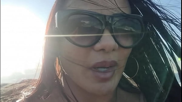 Passeio na praia pratocar siririca ao ar livre. Completo XV red