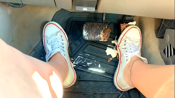 Pedal Pumping With Shoes And Barefoot thumbnail