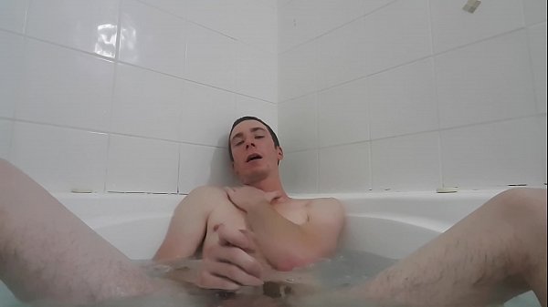 Play MP4 - Spa Bath Jerk Off