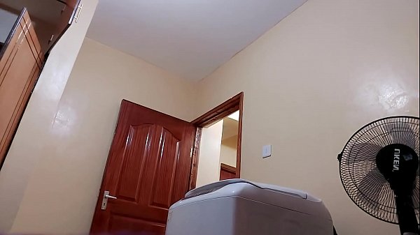 केन्याई कुतिया उसके आदमी (2) के लिए भेजा जा रहा है 