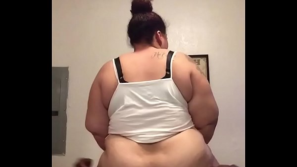 Play MP4 - Queen Marie rides bbc