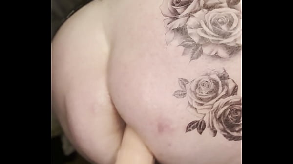 Minxycme gets ass stretched by sex machine 