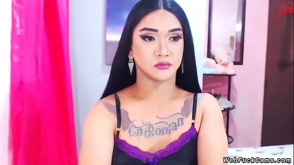 Play MP4 - Shemale lingerie on webcam