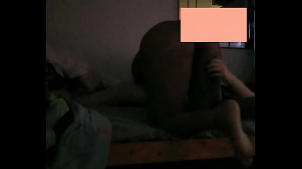 HiddenCam Girlfriend_wakes boyfriend_up to morning head