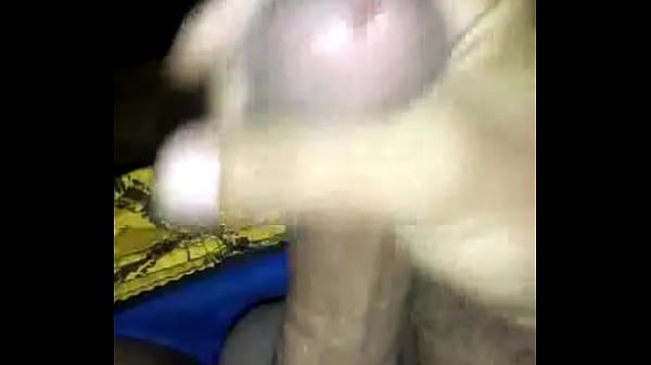 Mastubando ap&oacute;s o almo&ccedil;o