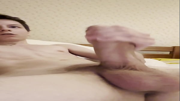 Big Cock Twink Sprays Like Hose 