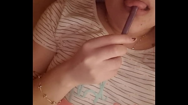 Play MP4 - Jugando con un caramelo