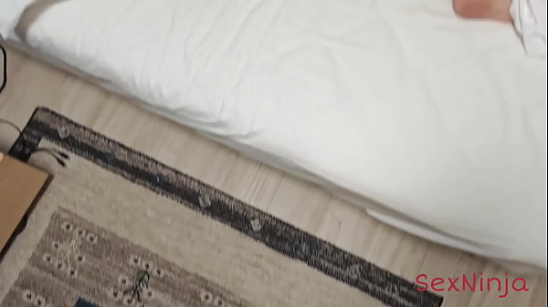 Nonton Waking Up My Step-mom With My Boner Believing It's Her Husband thumbnail