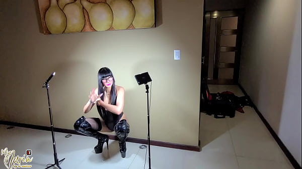 Tengo secion de fotos pero al final se meantoja chupar la_verga del fotografo