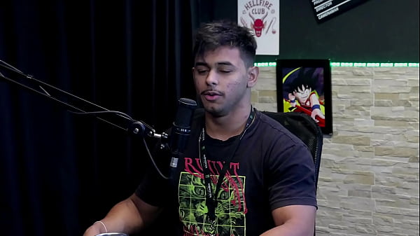 Aprendeu a gravar porn&ocirc;, tem os &acirc;ngulos corretos, teve que aprender a fuder melhor, e precisa saber o nome das posi&ccedil;&otilde;es - Guilherme Filmmaker Porn&ocirc; (WATCH ON: SHEER/RED) 