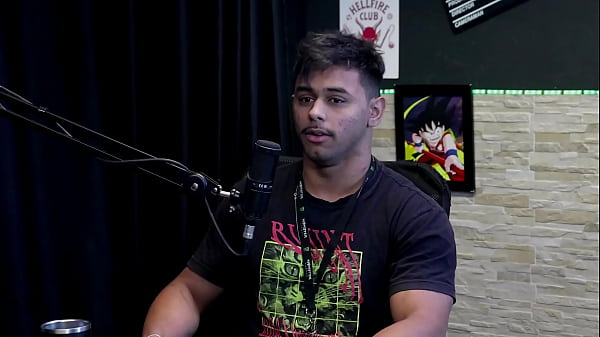 Aprendeu_a gravarpornô_tem os ângulos_corretosteve que aprender a fuder melhor e precisa saber o nomedas posições_Guilherme Filmmaker Pornô WATCHON SHEER RED