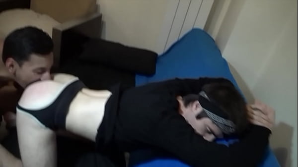 Jeune Minet Bien Dos&eacute; Par Sexy Arab Avec Grosse Bite thumbnail