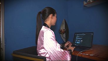 Nonton Horny Petite Best Friends Riding A Big Cock In An Intense Bareback Anal Threesome thumbnail