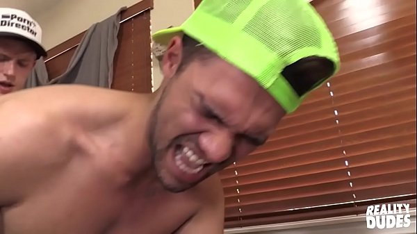 Play MP4 - First Bareback experiance  preview - Reality Dudes