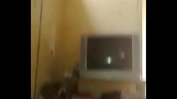 Play MP4 - Amigo batendo e chamando o nome o nome dela