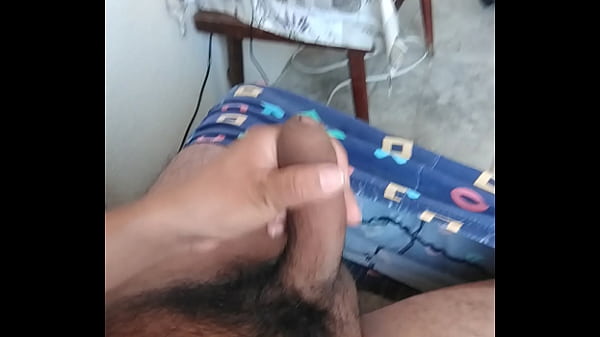 Play MP4 - El chico M&aacute;rquez haci&eacute;ndose una rica paja con corrida al final