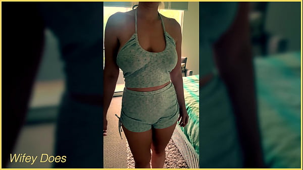 Nonton Milf Looks Amazing In Her Active Wear thumbnail