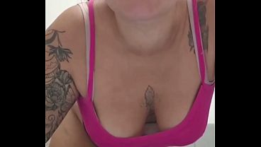 Nonton Casada Se Exibindo Na Internet E Logo Depois Vai Pra Balada Sua Amiga Blonde Liberal Da A Buceta E Chupa Rola thumbnail