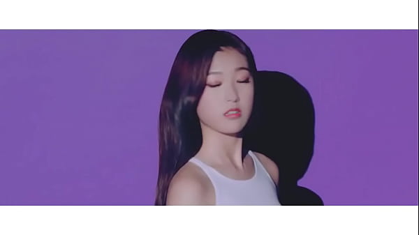 Nonton Loona Insane Lesbian thumbnail