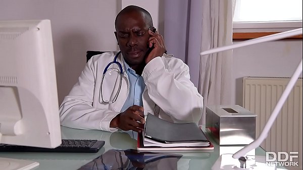 Nonton Doc&rsquo;s Black Cock Fucks Nikky Dreams Asshole Back To Health thumbnail