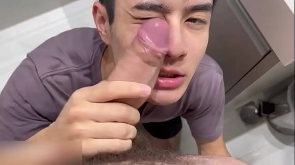 Play MP4 - Visita Inesperada De Um Novinho Asi&aacute;tico