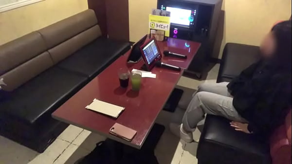 カラオケで1人オ_ニー 性欲も発散したい盛んな可愛い女子_生