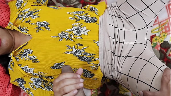 Indian Desi young couples having a romance with clearHindi audio girlfriend_pussy fuck with_boyfriend