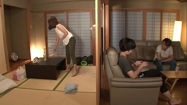 3lumstp お尻、美尻、生挿入、ムチムチ巨尻、バック、中出し、巨乳、人妻、ドジっ子の無防備なムチムチ巨尻をガッツリ掴んでバックで即ハメ&rarr;中出し連発