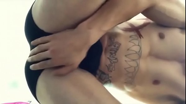 closeup a pornstar cumshot