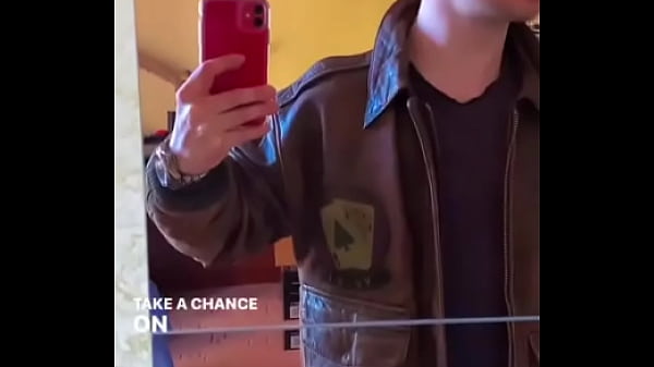 Let me take you back in 80&rsquo;s #avirex #leather #leatherjacket #gayleather #leathergay #meninlea 