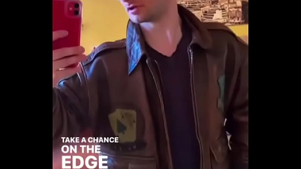 Let me take you back in 80&rsquo;s #avirex #leather #leatherjacket #gayleather #leathergay #meninlea 