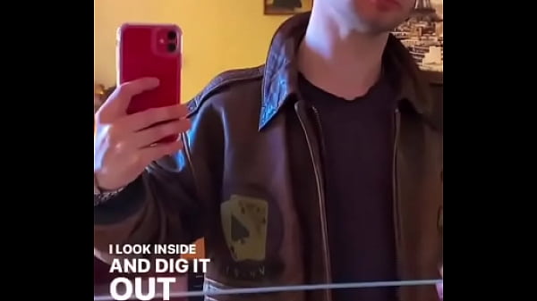 Let me take you back in 80&rsquo;s #avirex #leather #leatherjacket #gayleather #leathergay #meninlea 