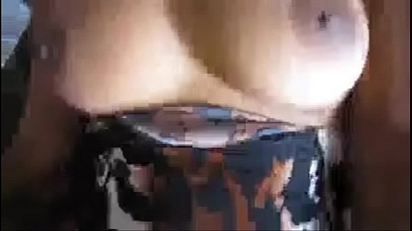 Comendo a gostosa em cima da mesa 