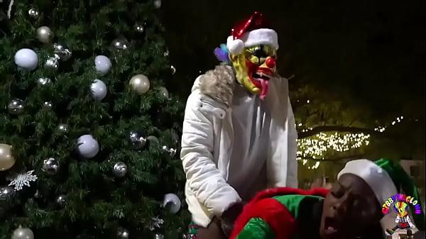 Dicking down random elf slut for xmas