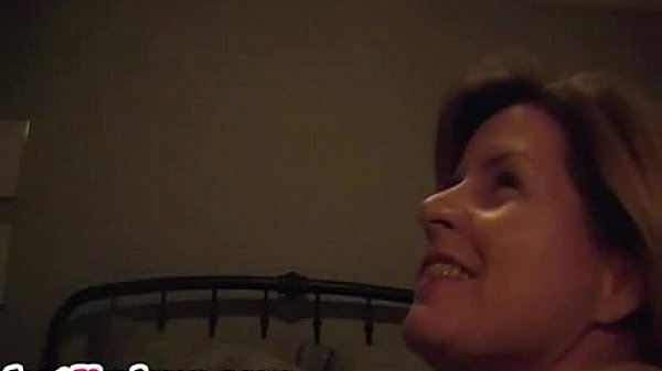 Nonton Milf Gets Deep Throat thumbnail