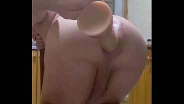 Consolador grande que rico entra en mi culo 