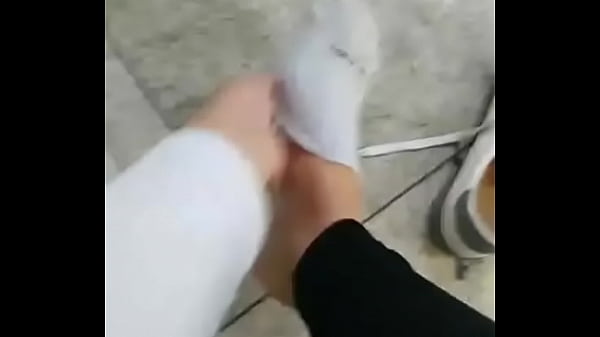 Nonton Take Off Shoes Very Stynk thumbnail