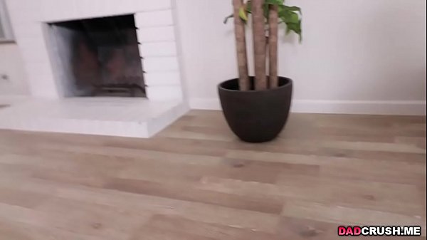 Nonton Teen Webcam Girl Ember Fucks 's Huge Cock thumbnail