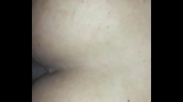 Magrinho safado arrega&ccedil;a o cu sem perd&atilde;o 