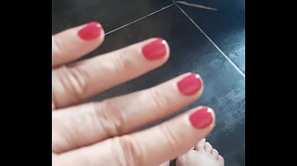 Nonton Ma Nouvelle Manucure Et P&eacute;dicure thumbnail