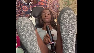 So Many Fans Signed In To Masturbate With Me thumbnail