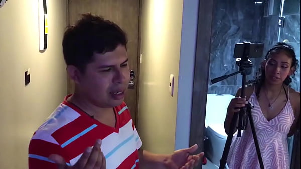 Kiara termina siendo cogida en falso casting de canto y mi asistente le ense&ntilde;a a ser una ninfomana trailer